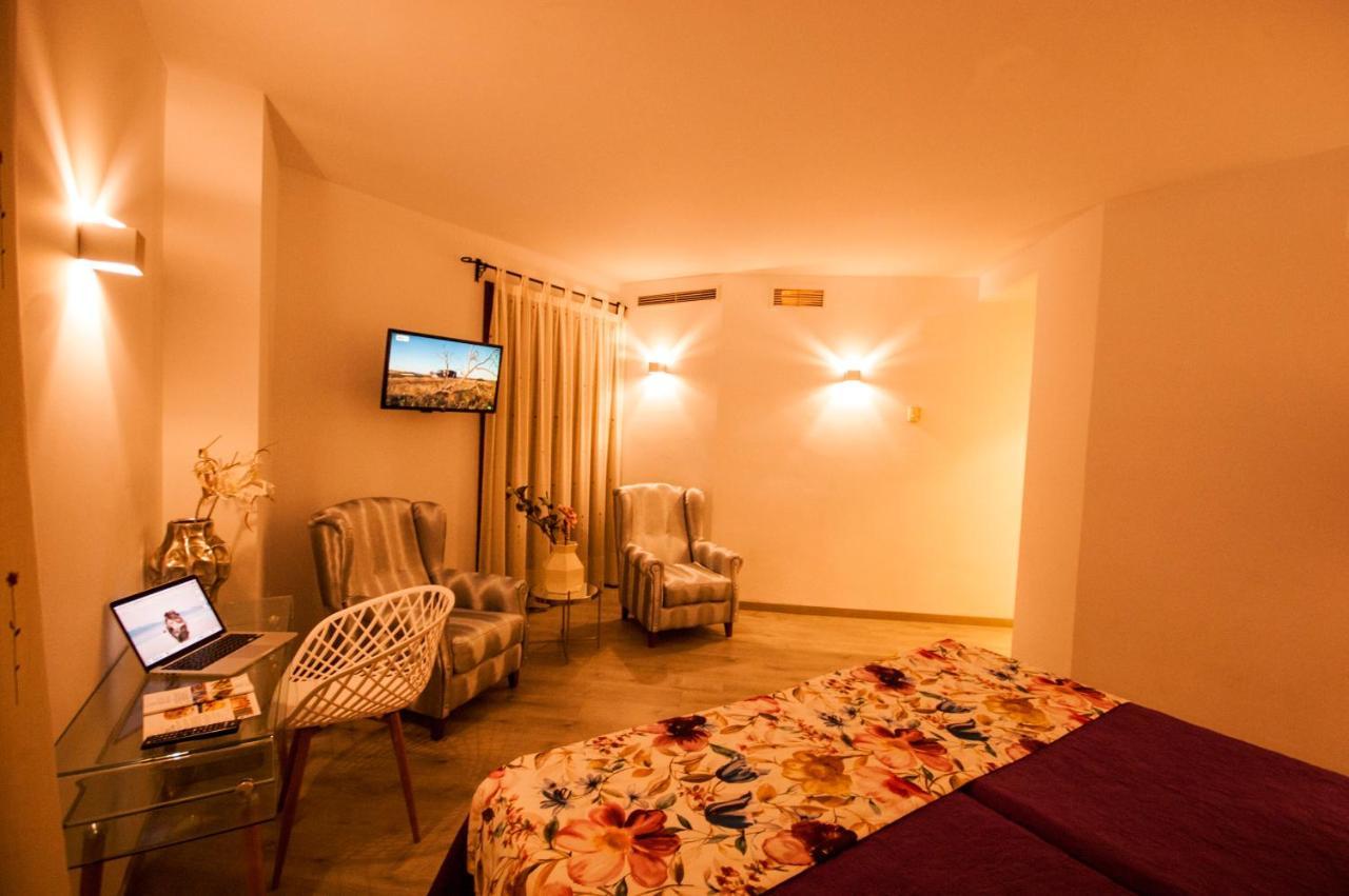 Hotel Hc Zoom Pozoblanco Bagian luar foto